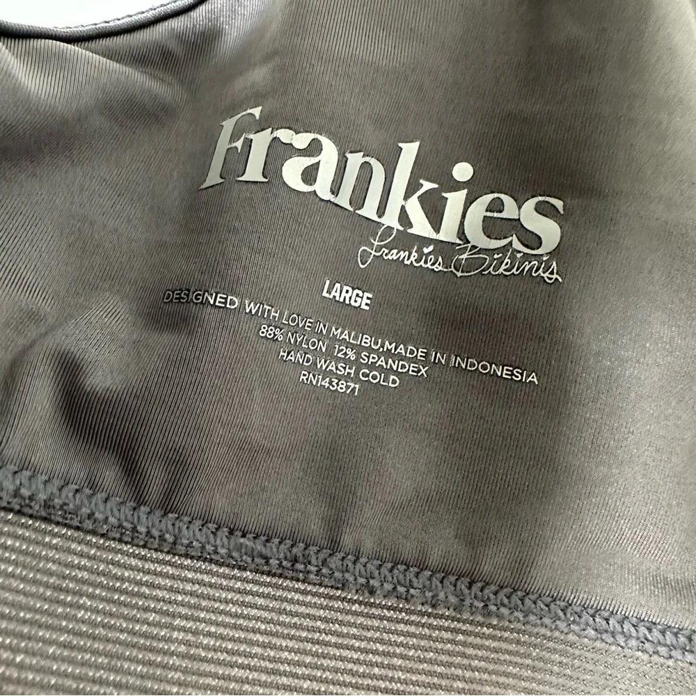 Frankie’s Bikinis Charcoal Gray Ribbed Bikini Top Size L‎